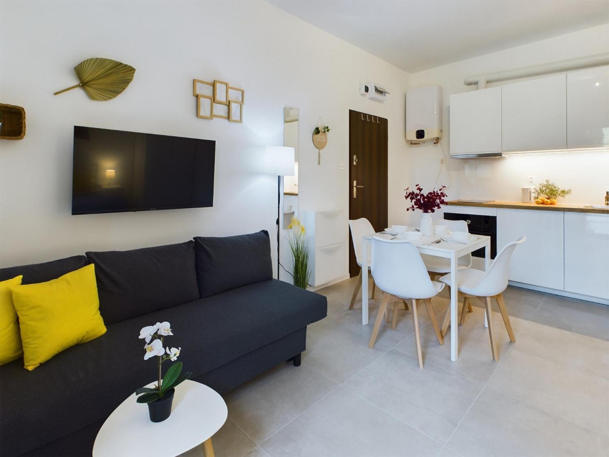 Apartament With Parking And Garden Near Chopin Airport By Renters *