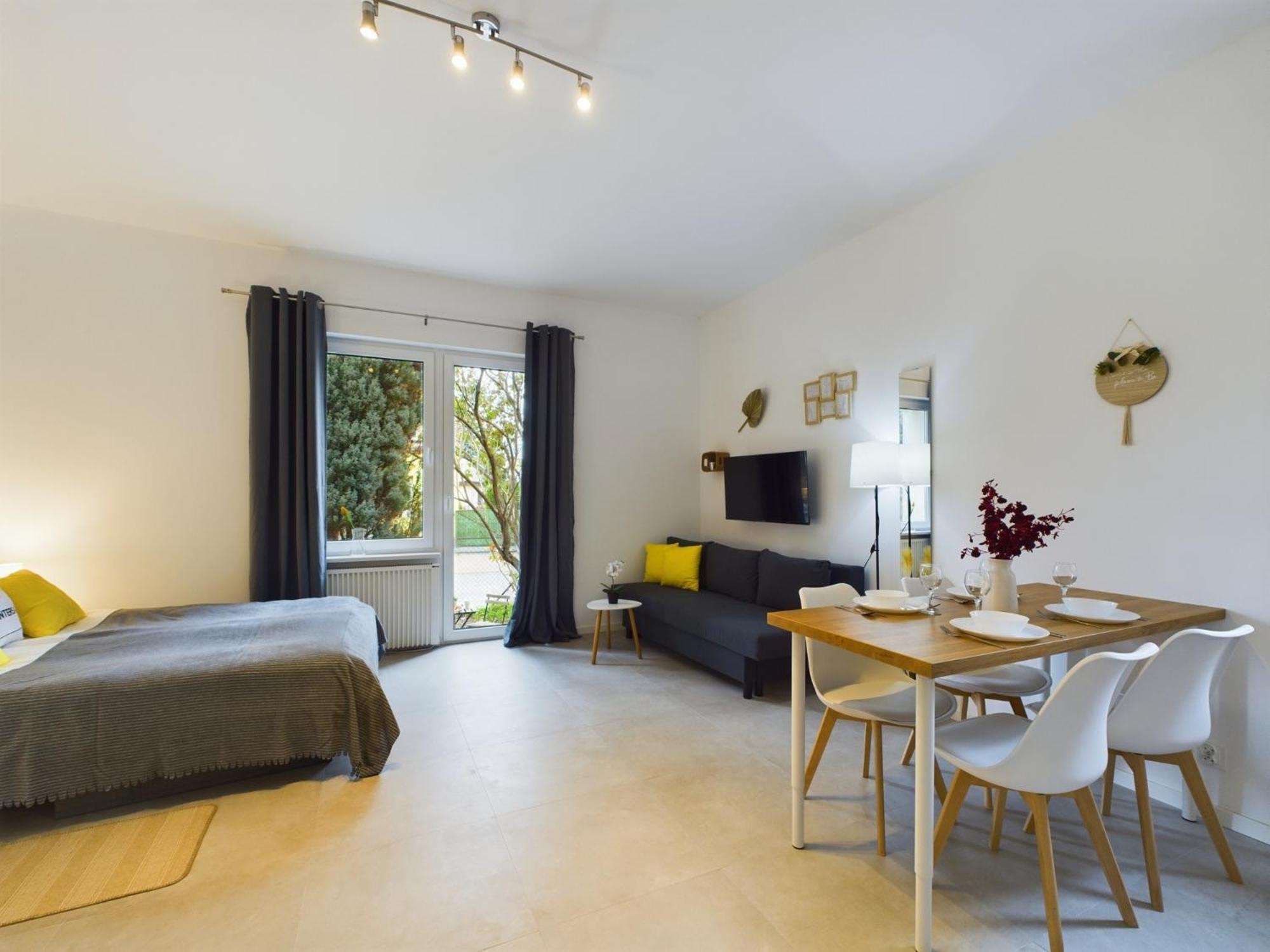 With Parking And Garden Near Chopin Airport By Renters Warszawa