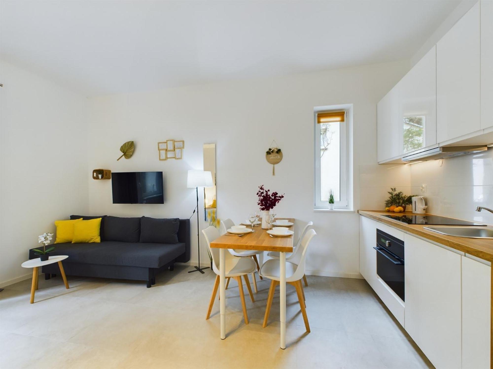 Apartament With Parking And Garden Near Chopin Airport By Renters *
